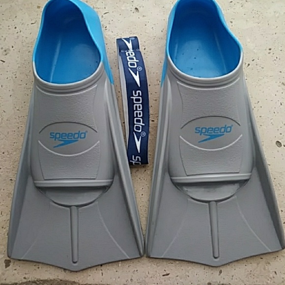 Speedo Short Blade Swim Training Fins Speedo Short Blade Swim Training Fins